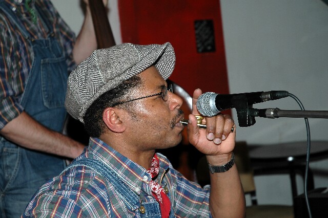 min 2006 12 05 latino 070